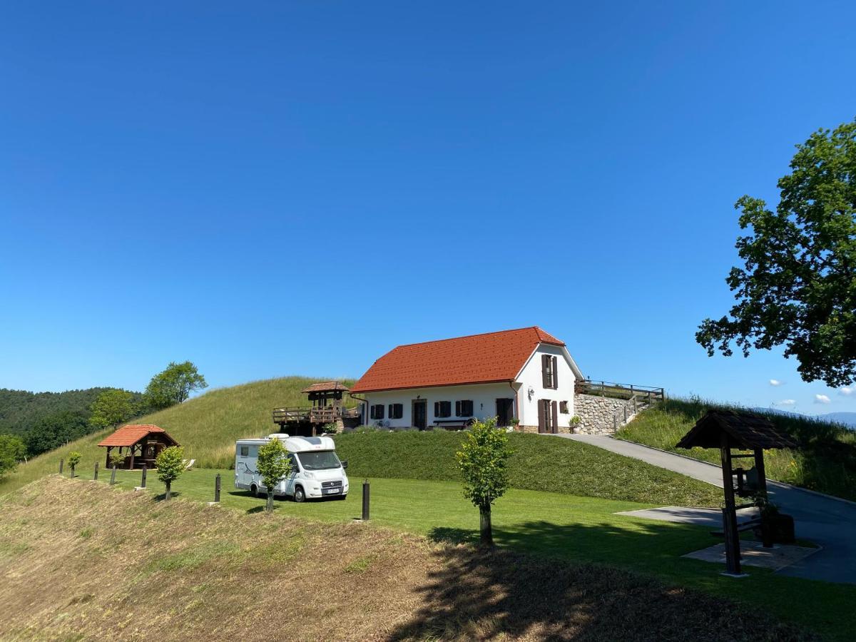 Wooden Hut At Tourist Farm Artisek Villa Store Exterior photo